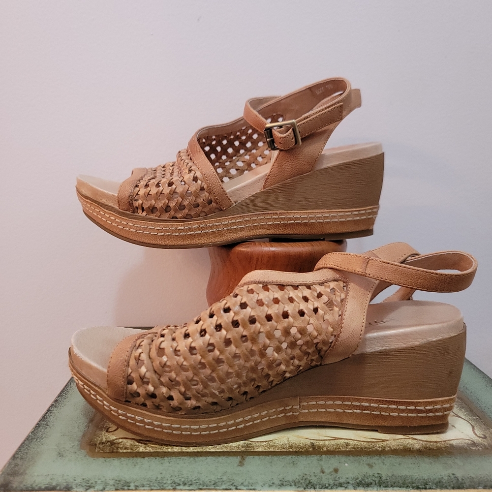Antelope  Woven Tan Leather Wedge Sandals Size 7 - Picture 3 of 8